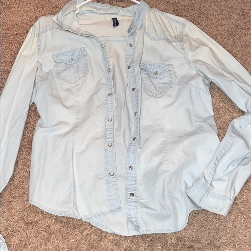 Button down that looks like denim but it’s fabric